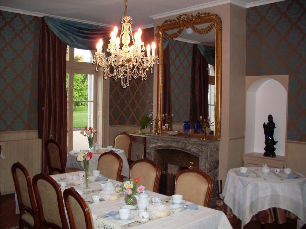 Chambres D'Hotes Du Chateau De Champvallins Sandillon Zewnętrze zdjęcie